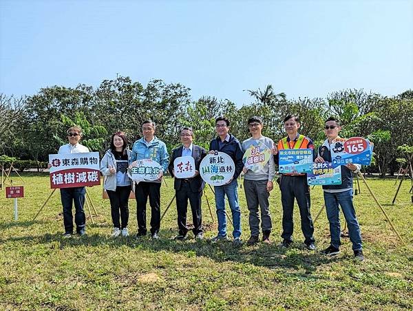 副市長劉和然今日（5）在貢寮龍門運動公園與東森集團共同植樹