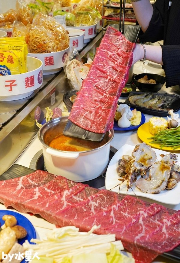 迴轉火鍋吃到飽199起！超過60種蔬菜、火鍋料、熟食、飯麵、