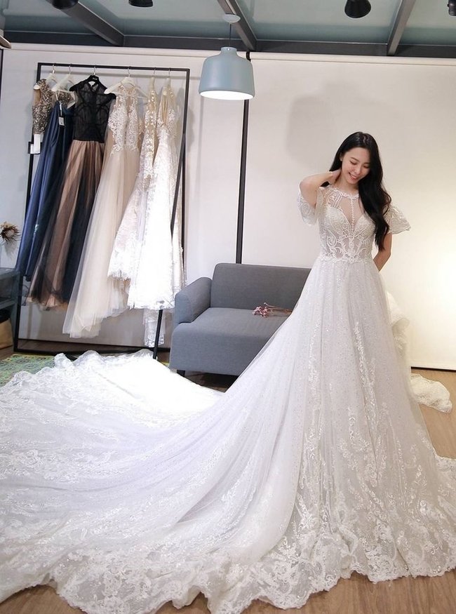 V娜。Wedding go - 美式婚紗 + 西班牙手工訂製禮服