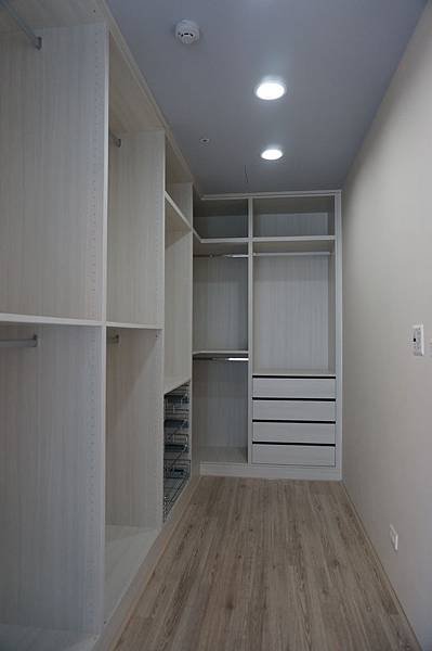 主臥 (1).JPG