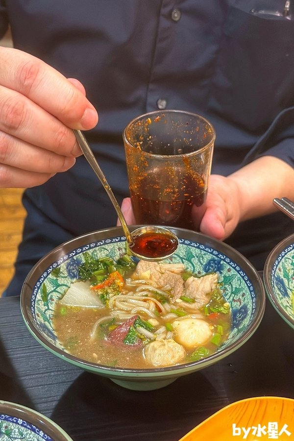 阿瑞ma泰國55船面：台中一中新開幕泰式船麵，道地船麵一碗5