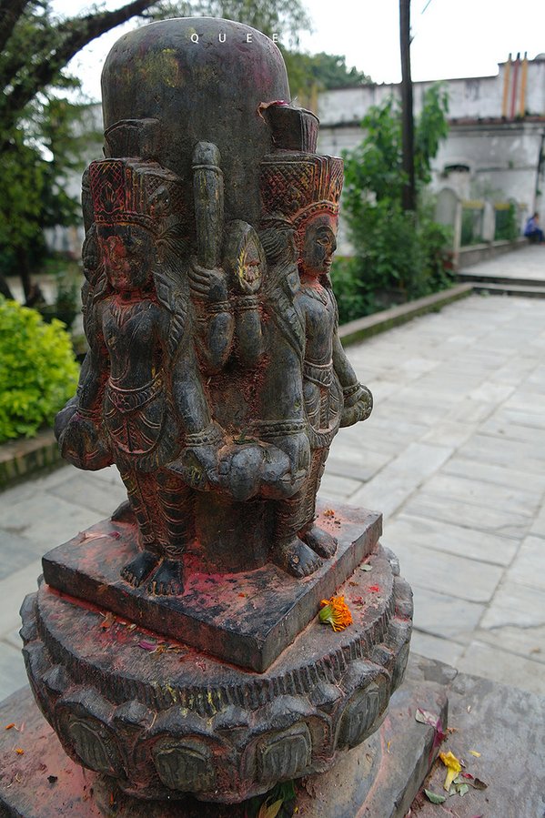「尼泊爾加德滿都」印度教神話故事的聖地Budhanilkantha Temple