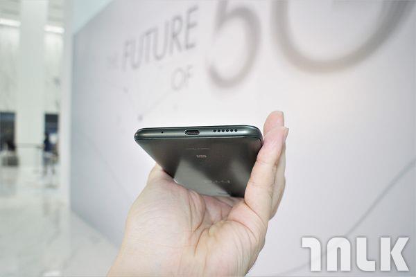 HTC U20 5G (3).jpg