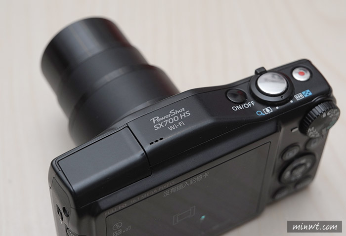 梅問題-《Canon SX700HS》30倍光學變焦五軸防手震打鳥利器
