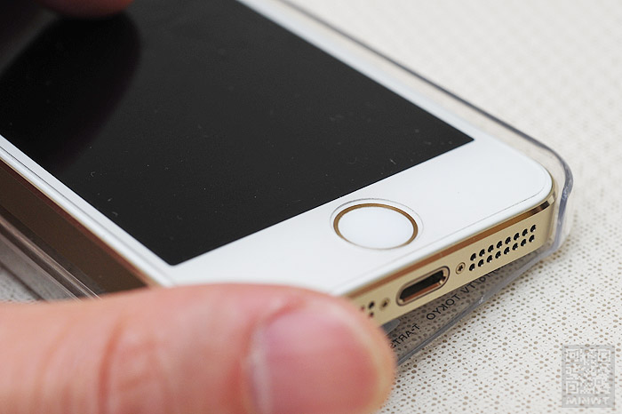梅問題-iPhone週邊－《LINE iPhone 5手機殼》熊大兔兔共浴版