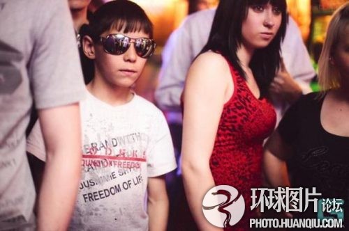 俄羅斯兒童夜店，張大你的嘴，震驚吧! 