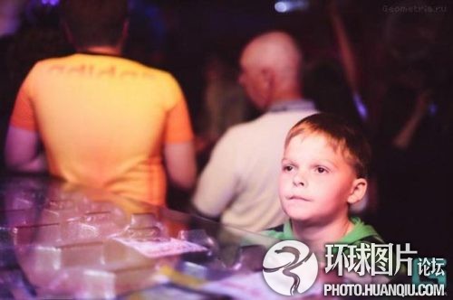俄羅斯兒童夜店，張大你的嘴，震驚吧! 