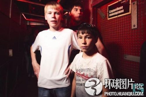 俄羅斯兒童夜店，張大你的嘴，震驚吧! 
