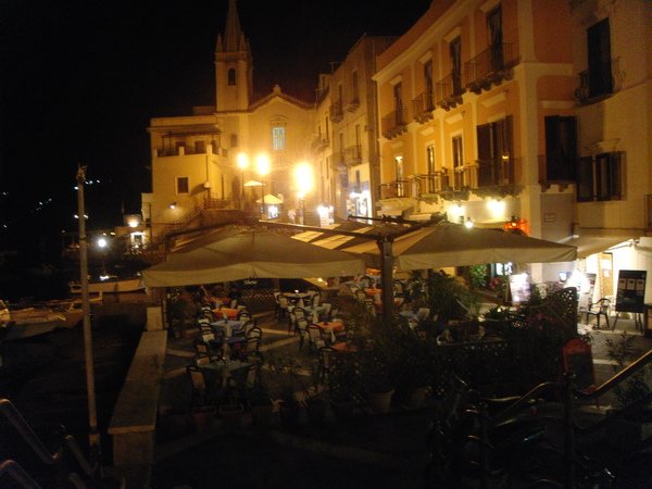 Lipari night life 禮帕利島夜生活