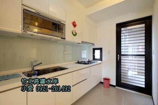 獨家高鐵水琉璃朝南三房雙車~售1398萬~竹北買屋竹北賣屋請指名永慶不動產洪愛筑(小愛)0921-201492