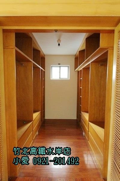 專任-大面寬迎曦別墅~前院停車~售1337萬~竹北買屋竹北賣屋請指名永慶不動產洪愛筑(小愛)0921201492
