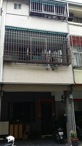 南屯黎明路旁三樓六房透天1380萬_449.jpg