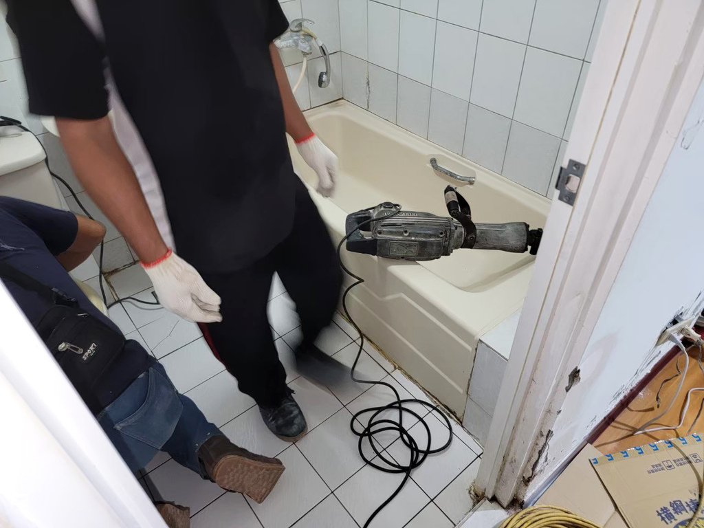 胖匠修繕防水油漆工程,台南廁所翻修,台南浴室整修推薦4.jpg