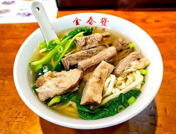 台北市美食-百年老店金春發牛肉麵(昆陽店)