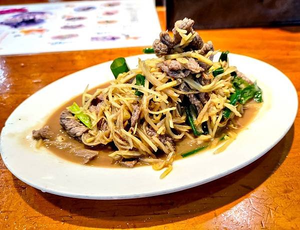 台北市美食-百年老店金春發牛肉麵(昆陽店)