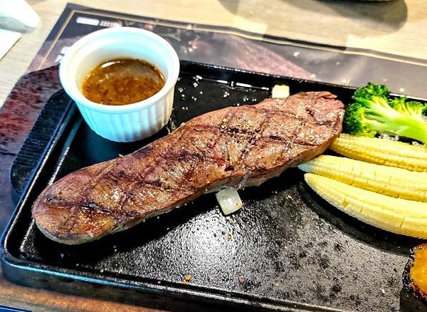 台北市美食-瀧厚炙燒熟成牛排(南港店)