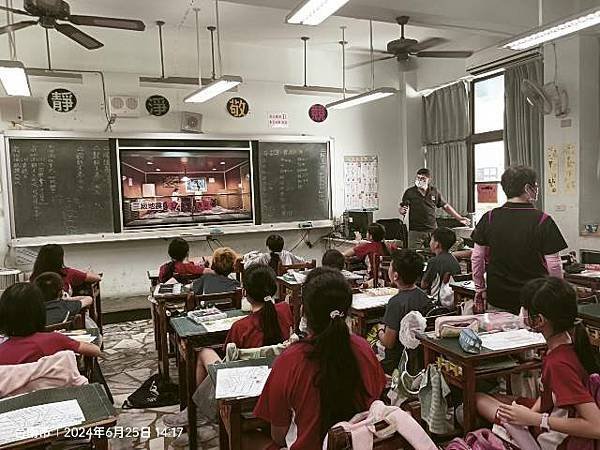 安平國際同濟會捐贈教材書籍 共為台南學童道德教育扎根