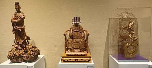 鯤鯓漫波─臺南美展四十年的臺南美學