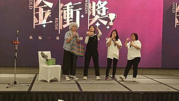 南市社會局展現全齡照顧成果亮眼中央考核、遠見、天下評比多項社