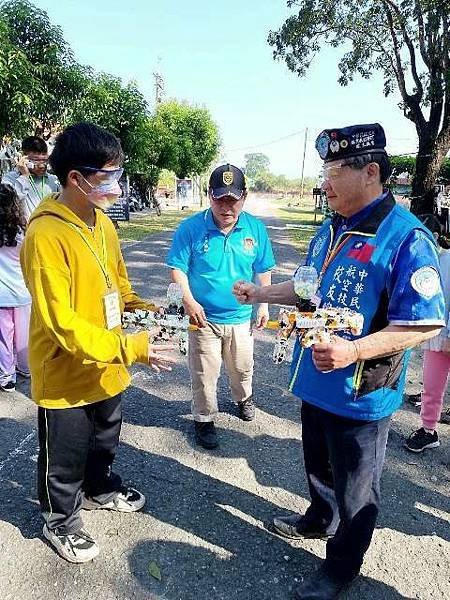 高榮服處偕空航技校友總會大手牽小手高雄農場相見歡