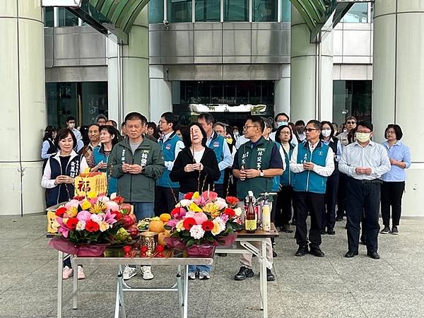 喜迎小龍年，臺南市議會3日上午新春開工團拜