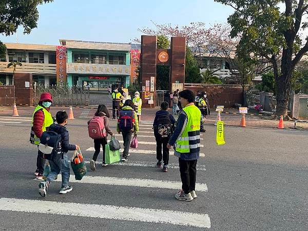 學童開學日保平安，白河分局守護你