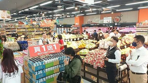 家樂福新市民生店開幕優惠狂潮！買一送一、銅板價優惠引爆消費潮