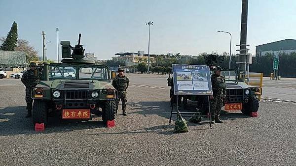 海軍敦睦艦隊抵臺南安平商港國軍加油全民提升國防意識