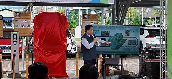 南市推動「區區有快充站」首批充電站啟用台南落實淨零碳排里程碑