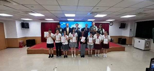 「台新青少年志工菁英獎」肯定志工服務精神讓社會更美好