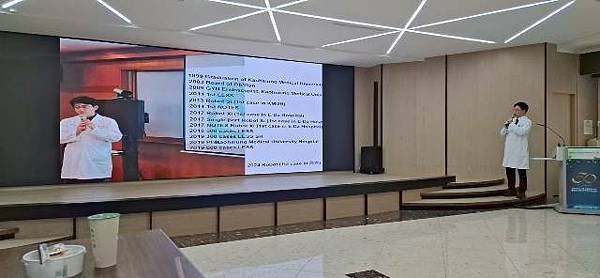 卵巢腫瘤大如籃球達文西結合單孔腹腔鏡免開大刀傷口不到3公分
