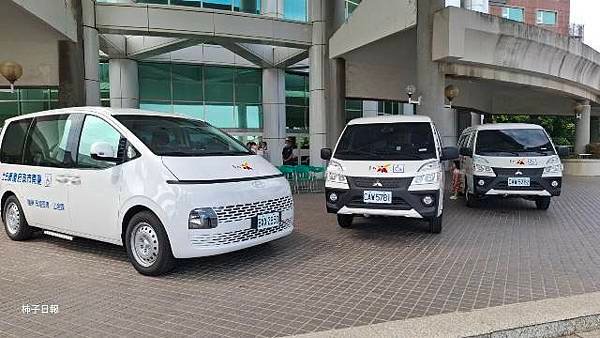熱心市民捐贈3輛復康巴士 黃偉哲感謝善舉為社會發光發熱