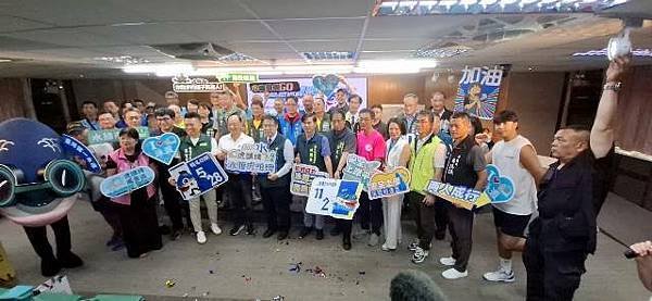熱心市民捐贈3輛復康巴士 黃偉哲感謝善舉為社會發光發熱
