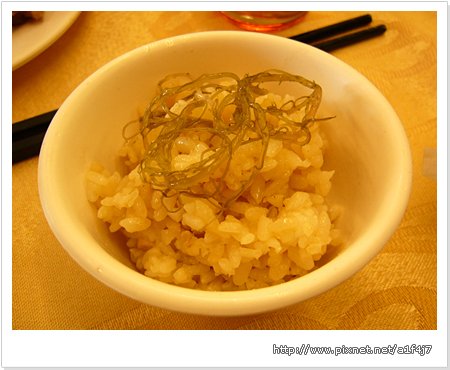 東港海產餐廳-櫻花蝦炒飯.jpg