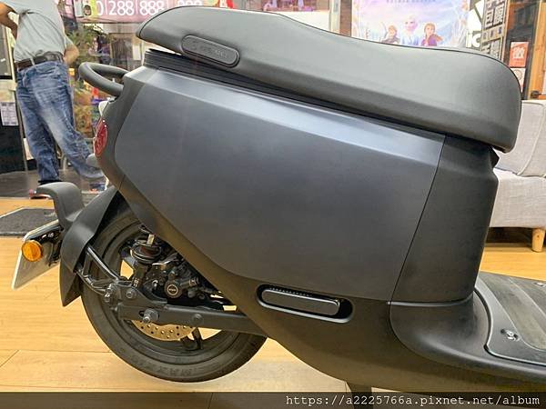 Gogoro S2 客製化版型貼膜 只要1880_191123_0003.jpg
