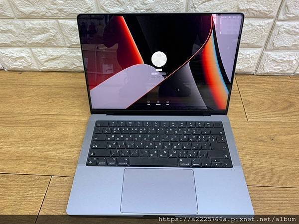 macbook14吋 鍵盤拖手.jpg