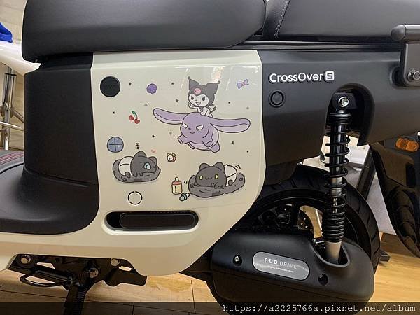 台南 gogoro crossover 客製化亮面犀牛皮  