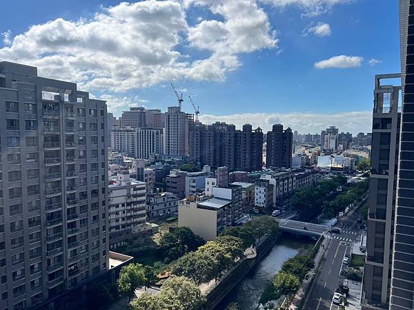 《竹北三期華廈大樓》禾寅 文鼎為美-遠百喜來登影城商圈【文鼎