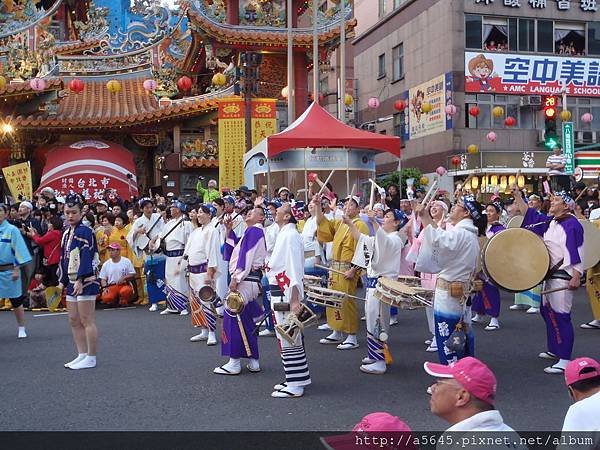 東京阿波蛹