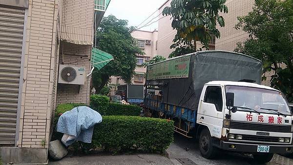 長沙街國宅搬中興路透天