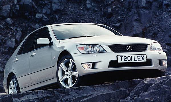 Lexus-IS-1999.jpg