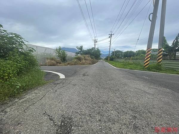 LINE_ALBUM_三面臨路生機勃勃方正農地（專約）1595萬_220609_0.jpg