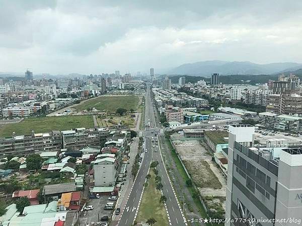 【松山車站/美食】親子與朋友聚會的好地方-Que原木燒烤餐廳