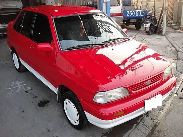 台中市 八益汽車烤漆廠 1992年 福特 Ford 嘉年華 綠改紅白雙色 完工照1(複製).JPG