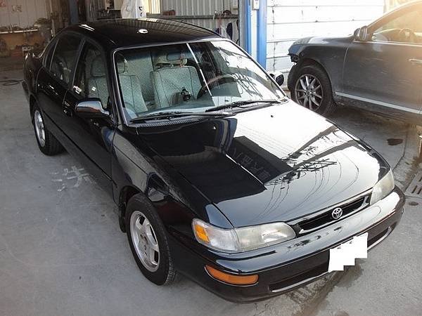 台中市 八益汽車烤漆廠 1995年 豐田 Toyota Corolla 原廠墨綠 完工照1(複製).JPG