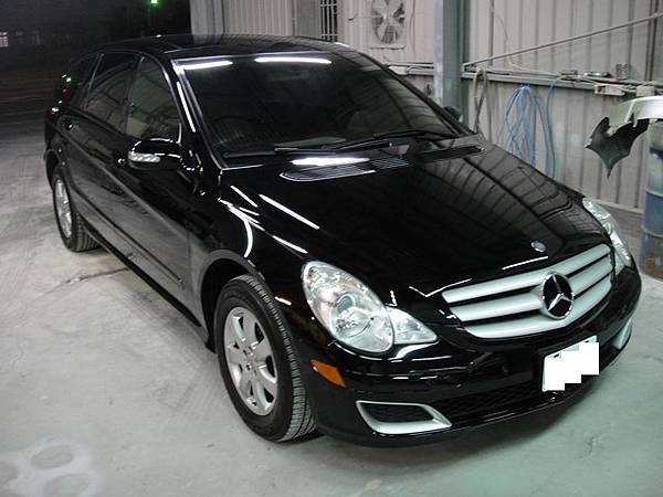 台中市 八益汽車烤漆廠 2008年 賓士 Benz R350 棗紅改紳士黑 完工照1 (複製).JPG