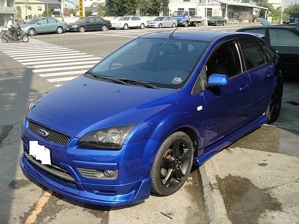 台中市 八益汽車烤漆廠  2005年 福特 Ford Focus 寶藍 完工照2(複製).JPG