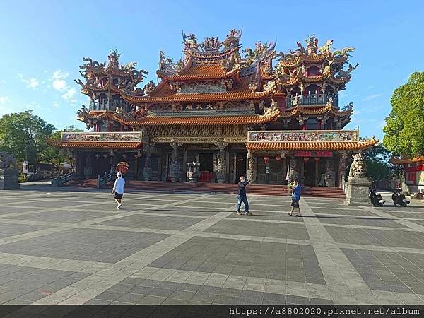 四草大眾廟抹香鯨展覽館