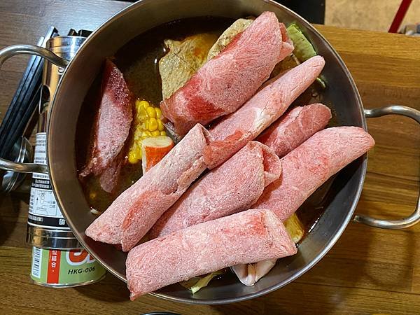 台南│北區│麻佬二手做麻辣，食材新鮮湯頭好喝，店內白飯飲品自