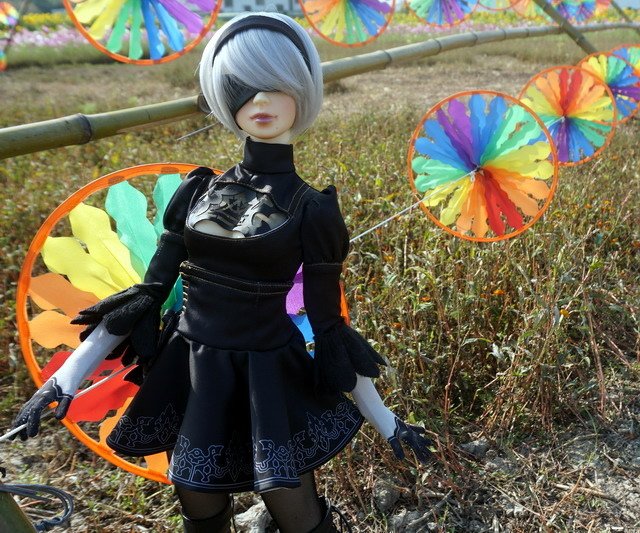 《尼爾：自動人形》-- 2B ‧ 花田